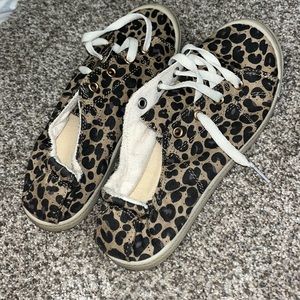 memory foam sneakers